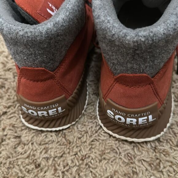 Sorel - Out N About III Conquest Waterproof Boots for Women in Warp Red | 8 - Picture 4 of 7